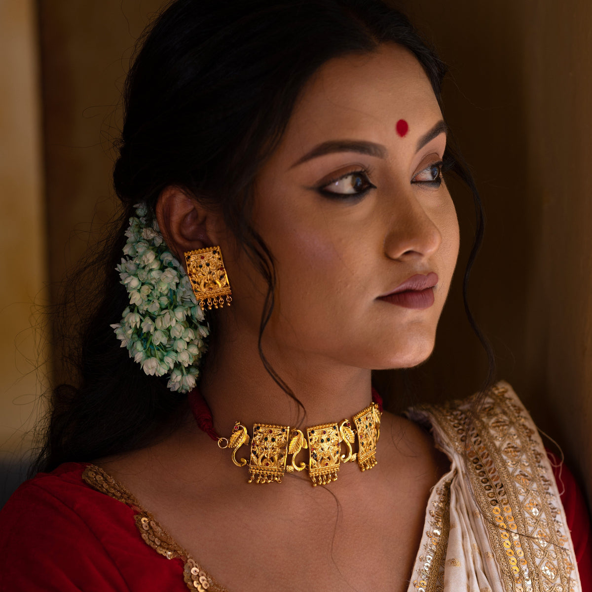 Aishani Small Choker Set