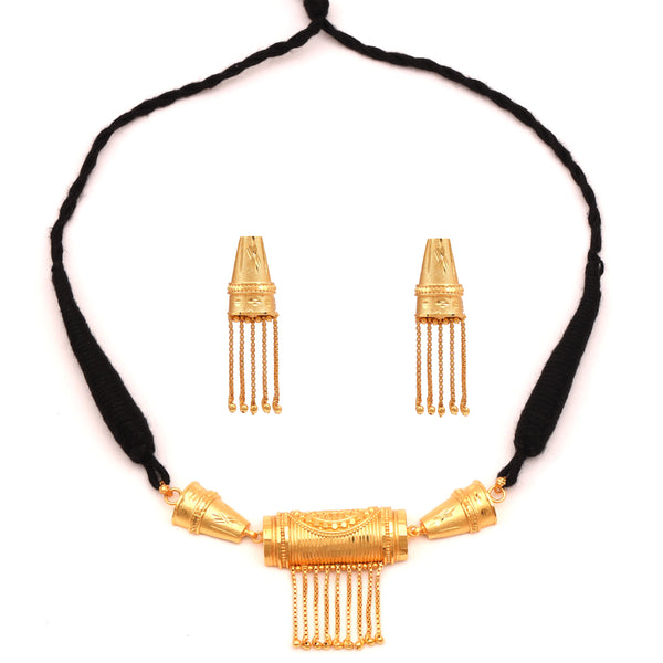 Amaya - Locket Set With Matching Earrings - BRISHNI