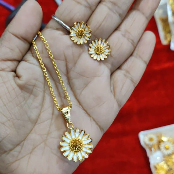 Daisy Flower Pendant Set With Chain - BRISHNI