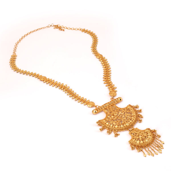 Elegant 24K gold plated necklace, featuring traditional Bengali designs, perfect for cultural occasions.