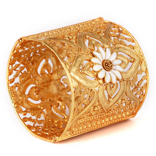 White Mina Flower Glass Chur - BRISHNI