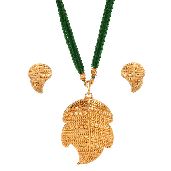 Solo Leaf Locket Set With Green Tassel