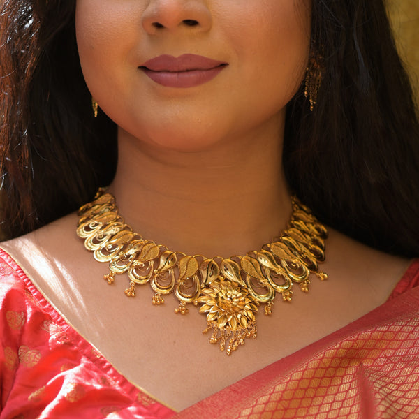 Royal Flower Leaf Ornate Chatai Necklace Set