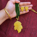 Solo Leaf Locket Set With Green Tassel