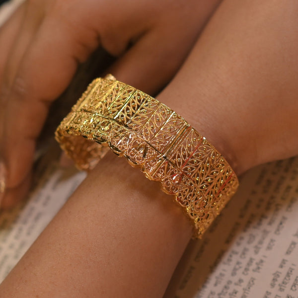 Half Net Glass Chur - Two Pieces - BRISHNI