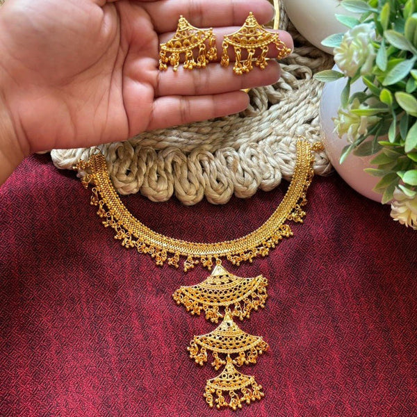 Ilora - Three Steps Belt Chatai Necklace Set - BRISHNI