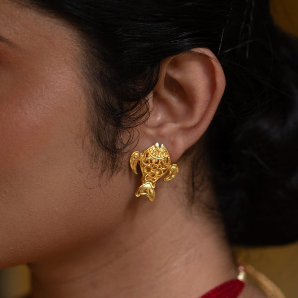 Matsya Pendant With Matching Earrings - BRISHNI