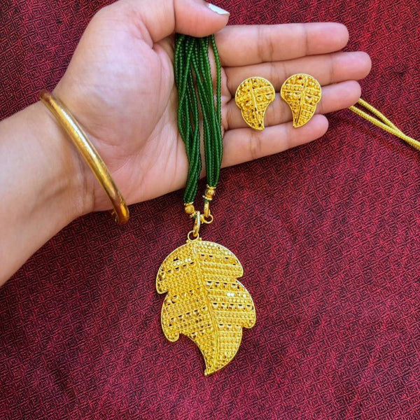 Solo Leaf Locket Set With Green Tassel - BRISHNI