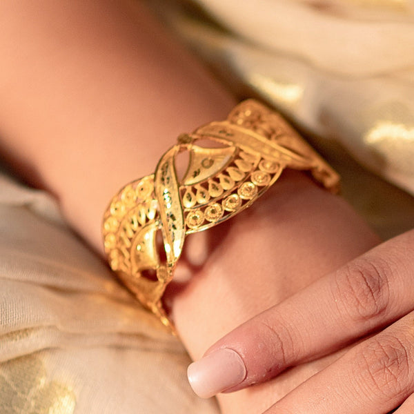 Gold chur design discount